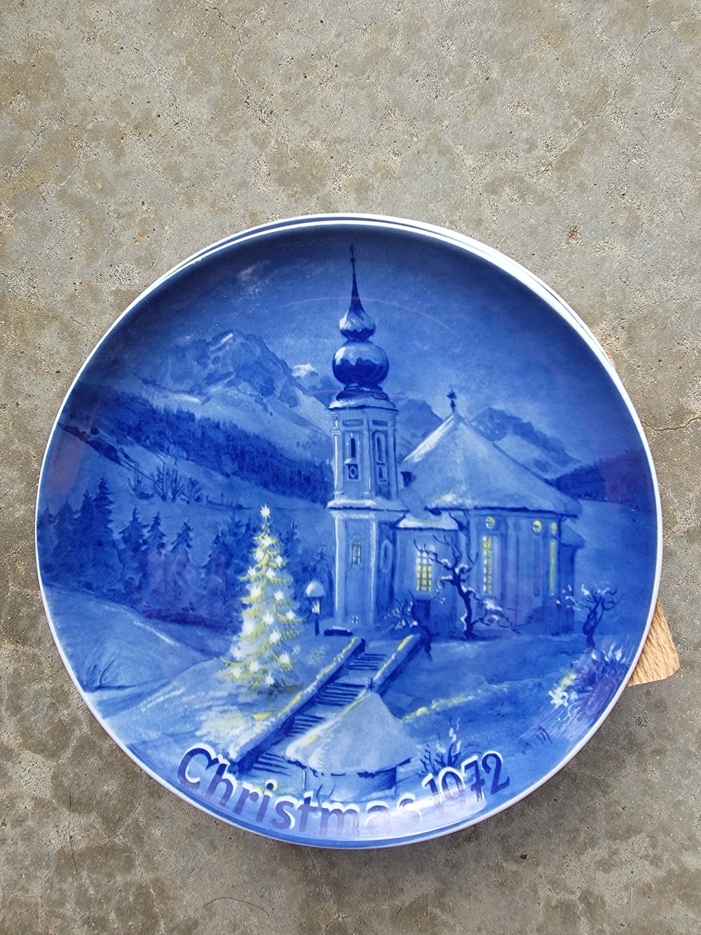 Blue Holiday ESCHENBACH Bavarian Collector Plate - Christmas 1972